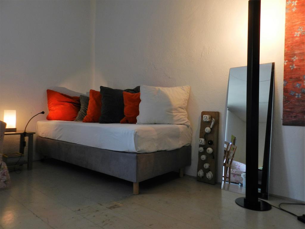 Blue Wall Bnb Gebenstorf