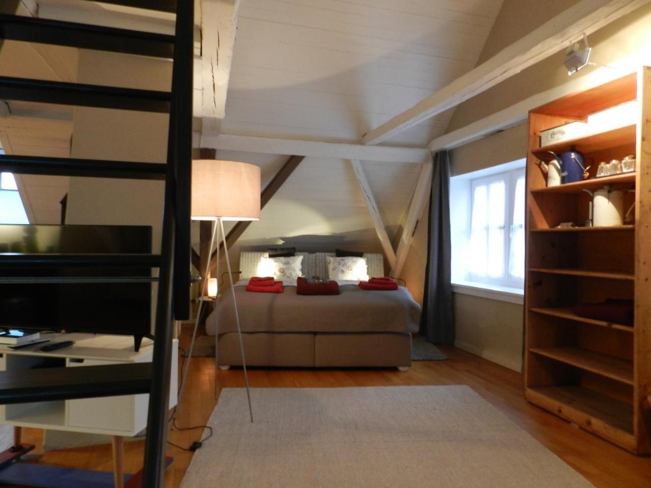 Blue Wall Bnb Bed & Breakfast